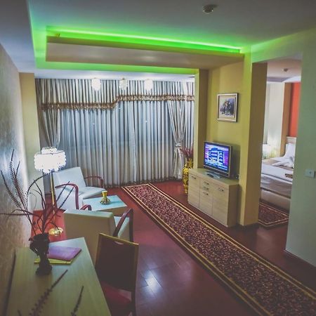 Hotel New Star Скопье Экстерьер фото