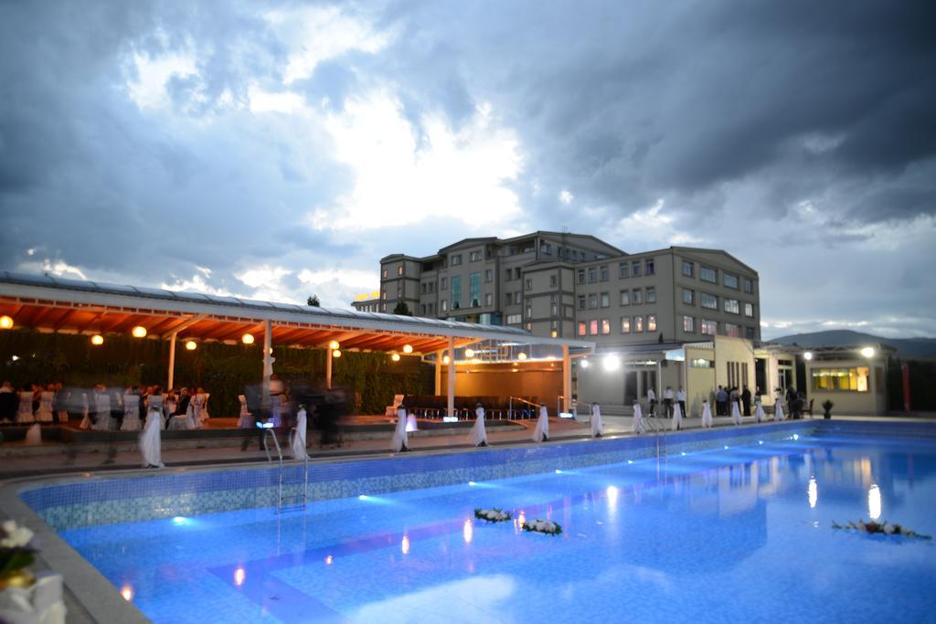 Hotel New Star Скопье Экстерьер фото