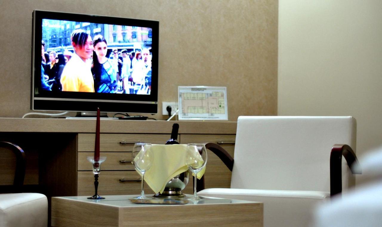 Hotel New Star Скопье Экстерьер фото