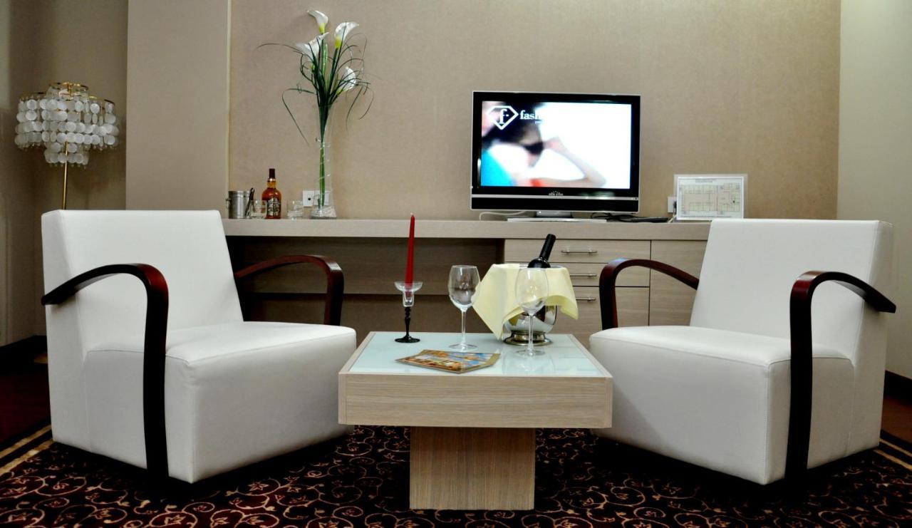 Hotel New Star Скопье Экстерьер фото
